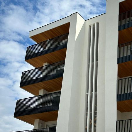 Beach Palace With Small Swimming Pool, Private Beach, Parking Lido di Jesolo Exterior photo