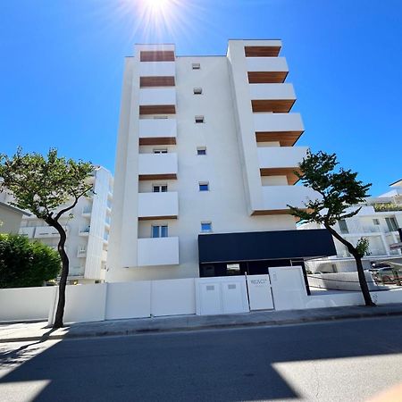 Beach Palace With Small Swimming Pool, Private Beach, Parking Lido di Jesolo Exterior photo