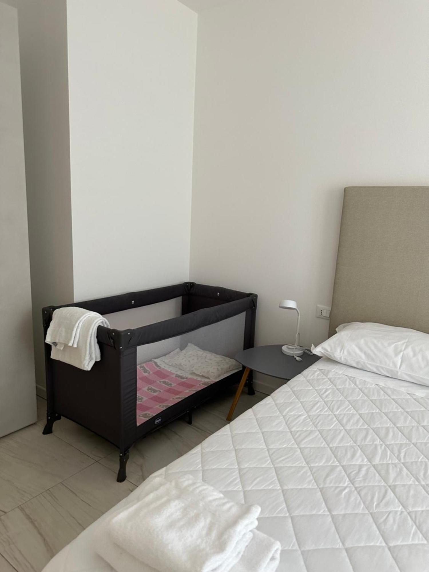Beach Palace With Small Swimming Pool, Private Beach, Parking Lido di Jesolo Exterior photo