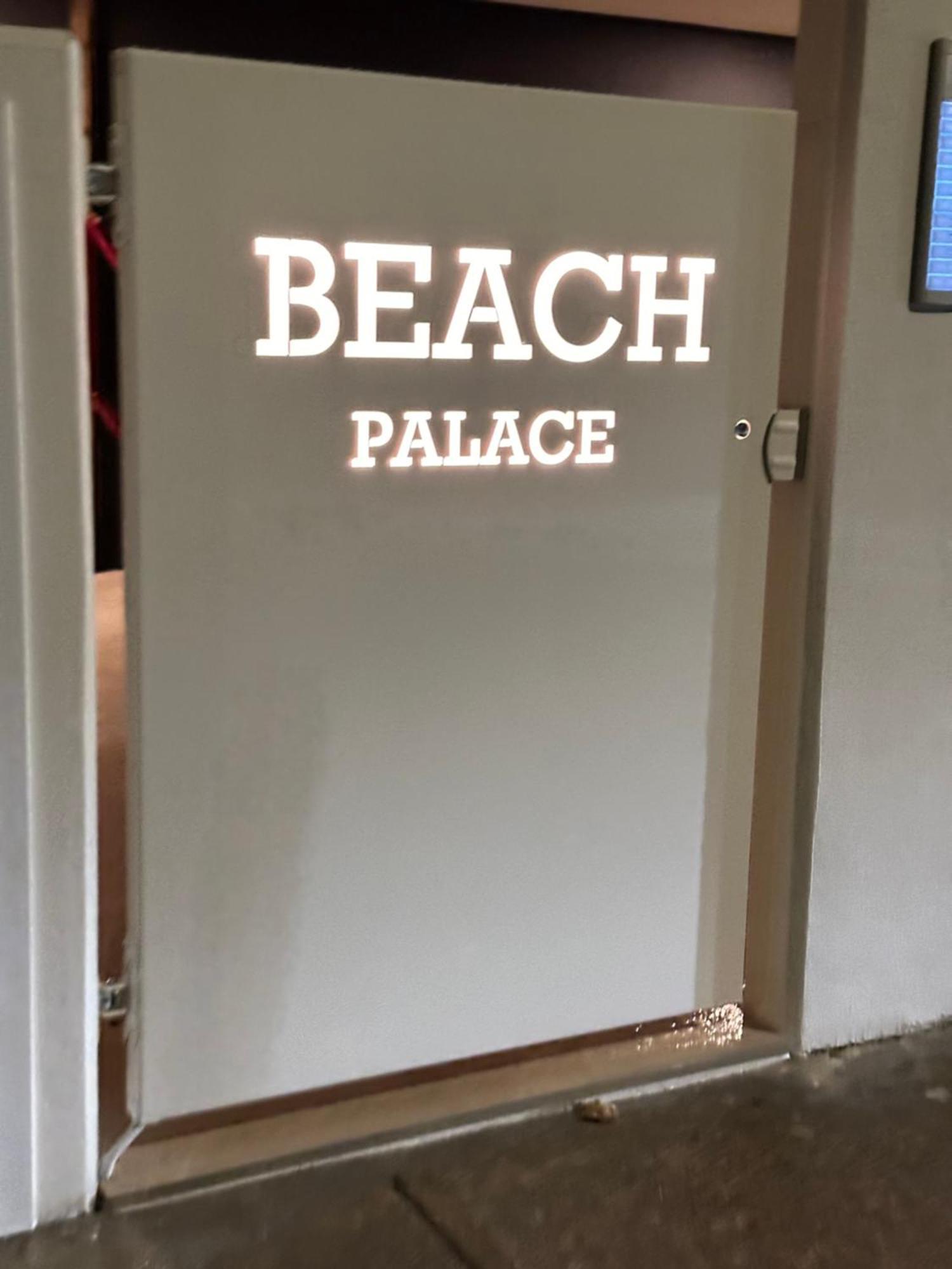 Beach Palace With Small Swimming Pool, Private Beach, Parking Lido di Jesolo Exterior photo