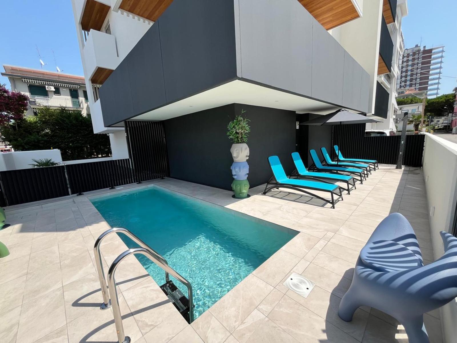 Beach Palace With Small Swimming Pool, Private Beach, Parking Lido di Jesolo Exterior photo