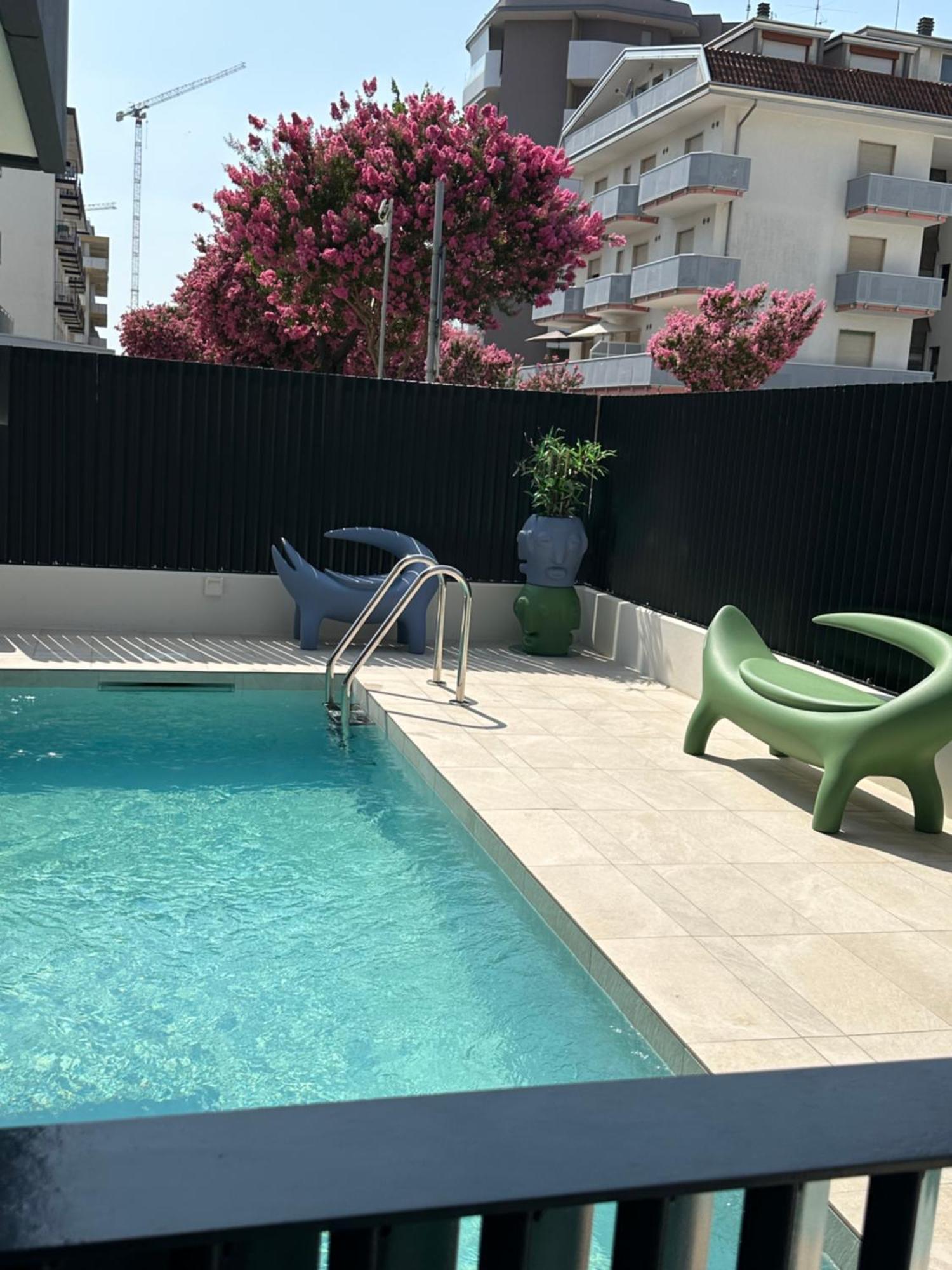 Beach Palace With Small Swimming Pool, Private Beach, Parking Lido di Jesolo Exterior photo