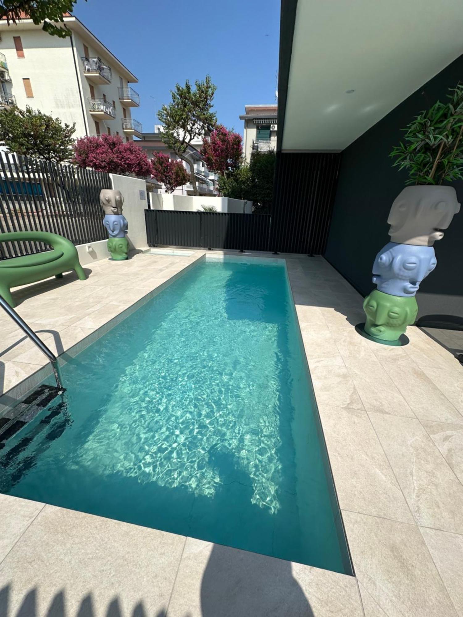 Beach Palace With Small Swimming Pool, Private Beach, Parking Lido di Jesolo Exterior photo
